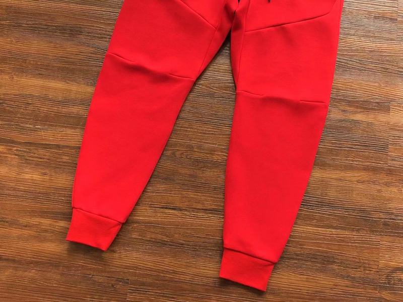 NIKE TECH FLEECE