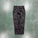 Conjunto Trapstar Irongate 2.0 Shellsuit Preto e Vermelho