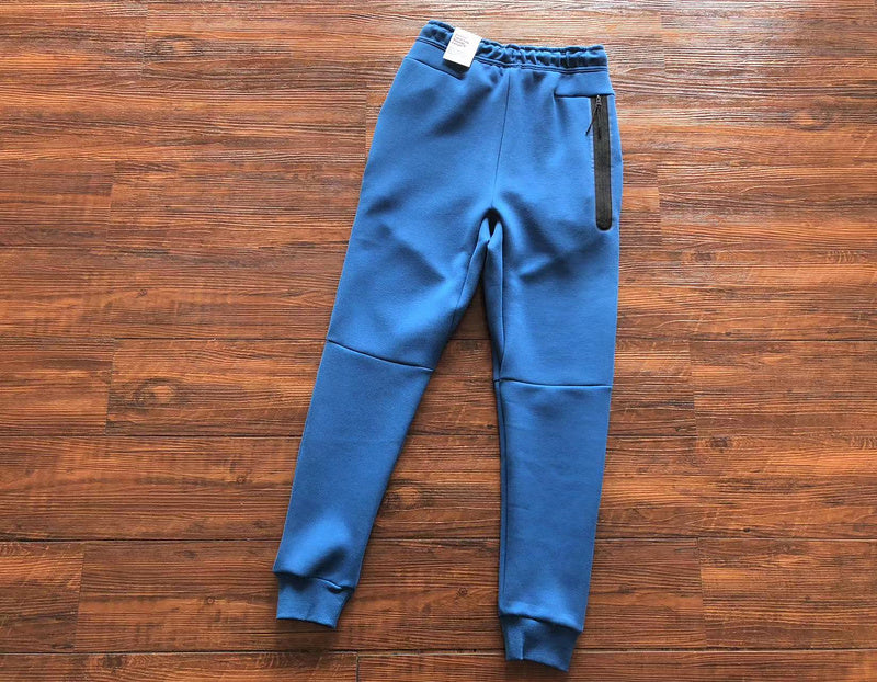 NIKE TECH FLEECE